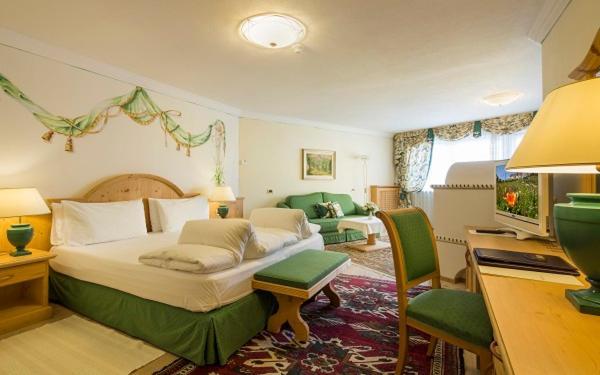 Hotel Sassongher Corvara In Badia Eksteriør bilde