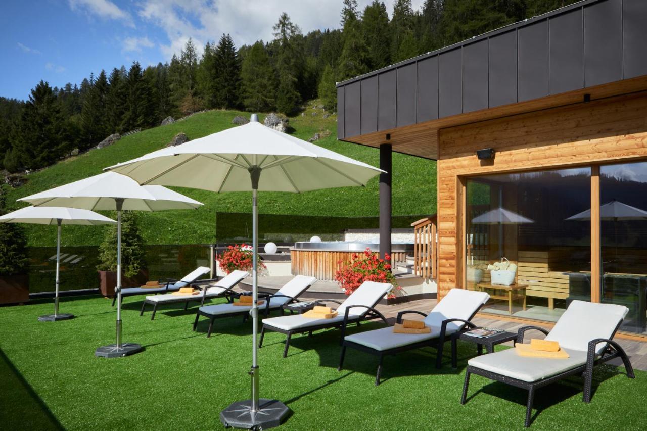 Hotel Sassongher Corvara In Badia Eksteriør bilde