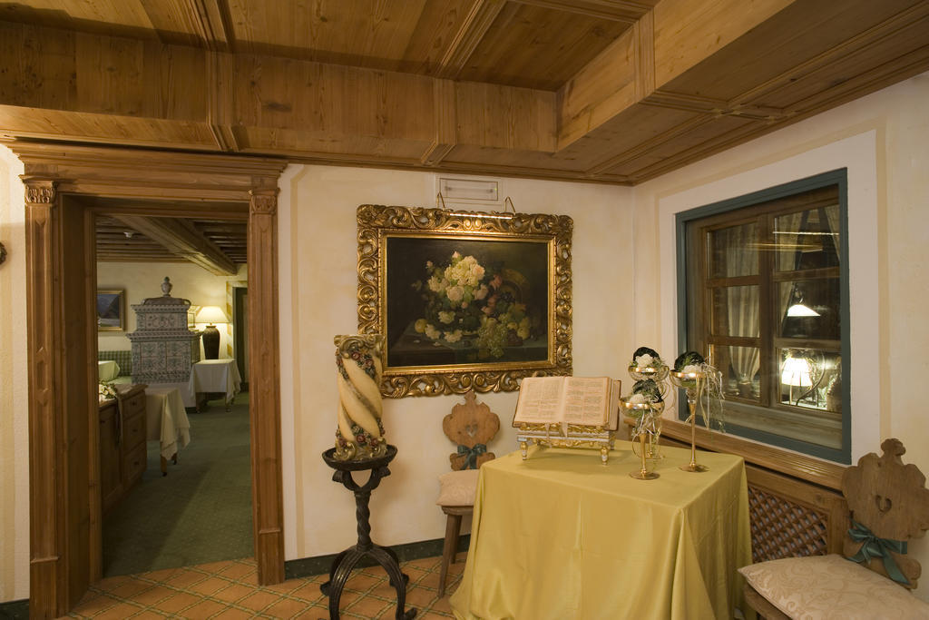 Hotel Sassongher Corvara In Badia Eksteriør bilde