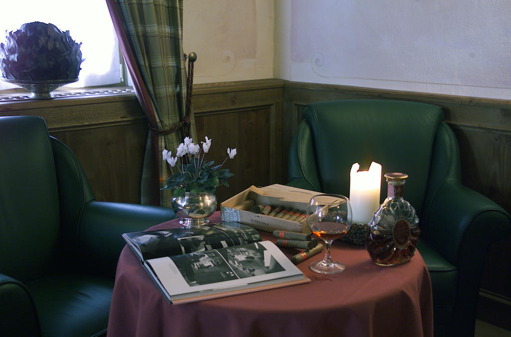 Hotel Sassongher Corvara In Badia Eksteriør bilde
