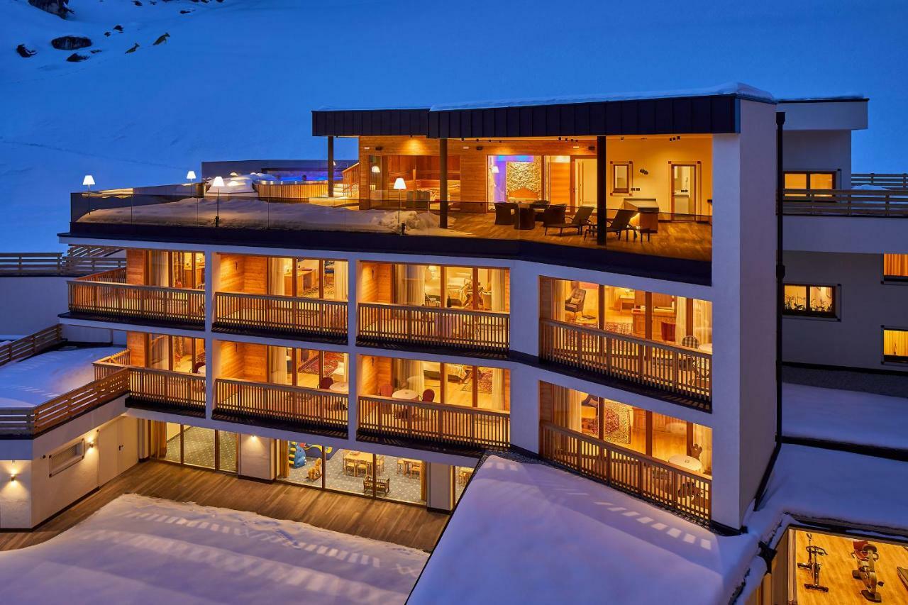 Hotel Sassongher Corvara In Badia Eksteriør bilde