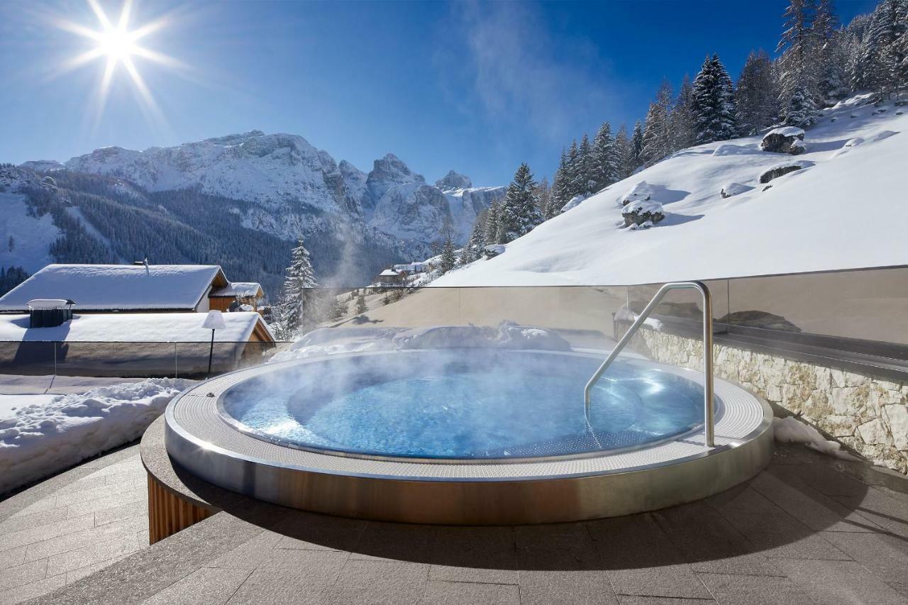Hotel Sassongher Corvara In Badia Eksteriør bilde